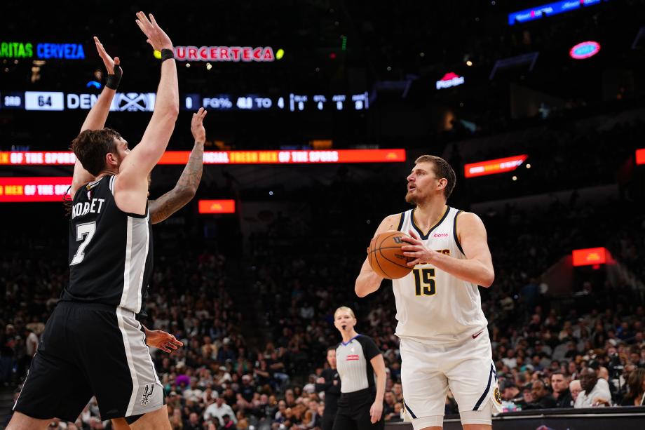 星空体育官方网站-约基奇31+20+12穆雷39分 掘金客场20分逆转马刺